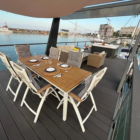Seaesta Floating Botel Constanta